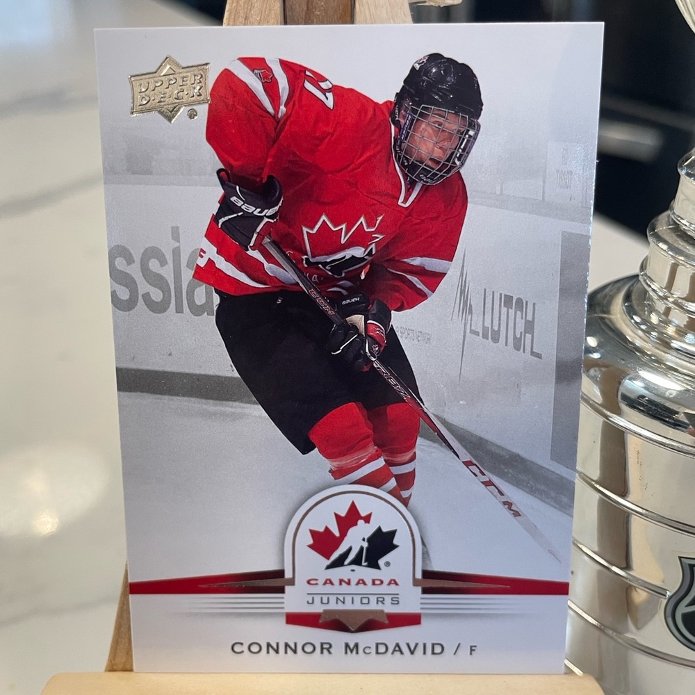 Upper Deck Canada Juniors Hockey Card Connor McDavid